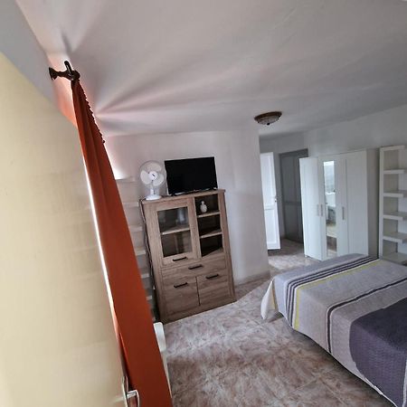 פוארטו דה לה קרוז Apartamento La Roca Con Buena Ubicacion מראה חיצוני תמונה